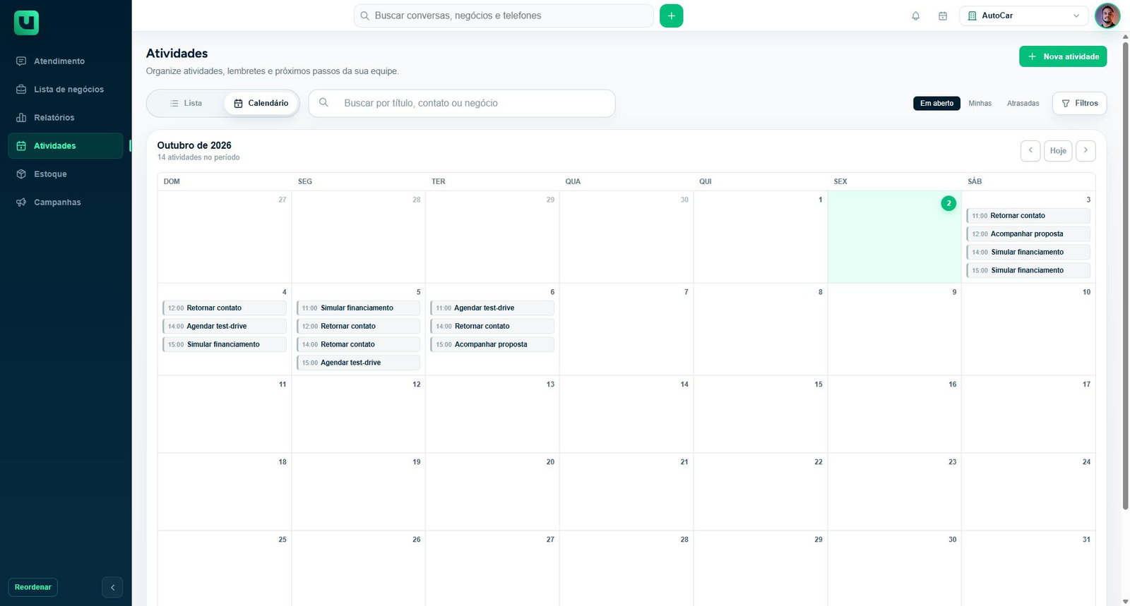 Calendário de atividades da AutoCar com retornos, visitas e acompanhamentos agendados para outubro.